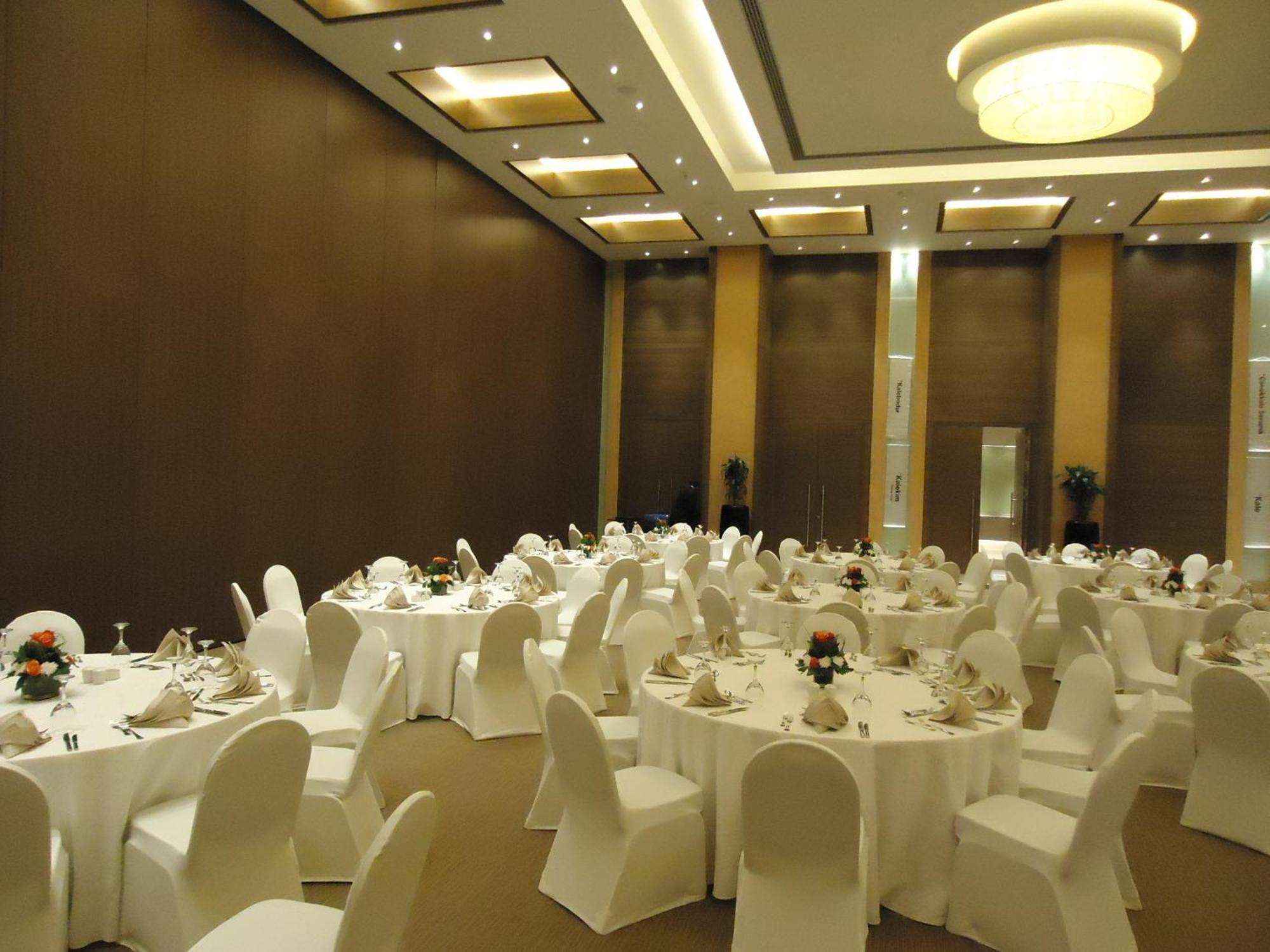 Hotel Erbil Rotana Esterno foto